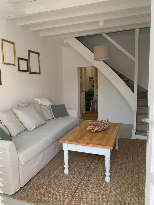 Gite La Petite Maison Guîtres Extérieur photo